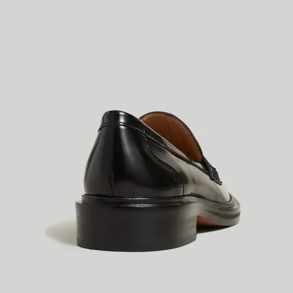 MadswellThe Vernon Loafer$158COLOR True Black women size 8 gently used