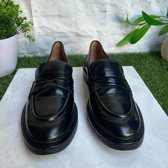 MadswellThe Vernon Loafer$158COLOR True Black women size 8 gently used