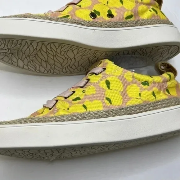 Malibu Lace Bokeh slip on sneakers size 8 1/2b