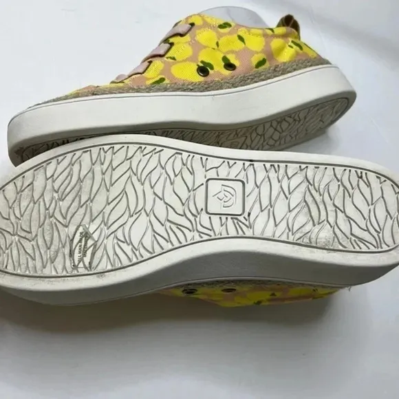 Malibu Lace Bokeh slip on sneakers size 8 1/2b