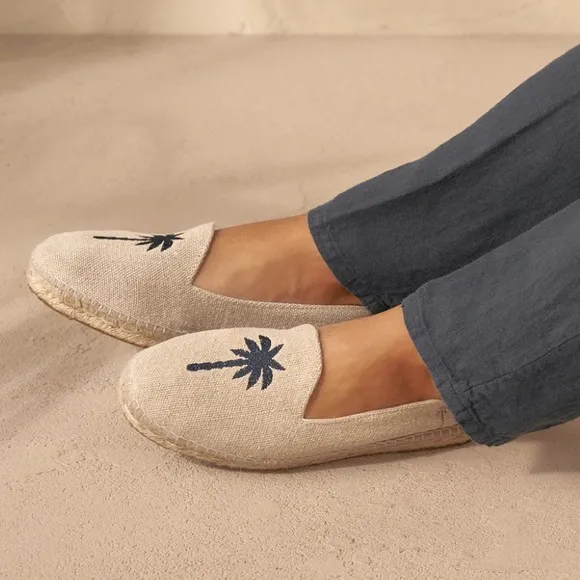 Manebi Mens Organic Hemp Embroidered Palm Tree Espadrilles Shoes
