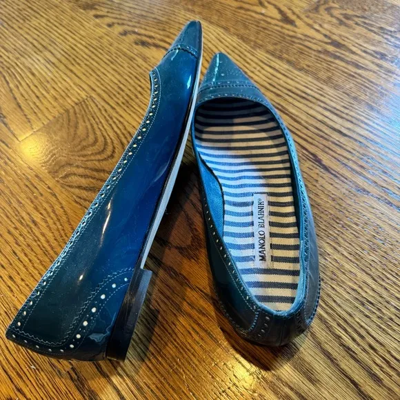 Manila Blahnik Petunia Brogue Patent Leather Blue Flats | Size 38.5