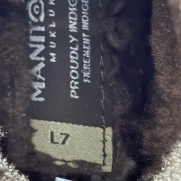 Manitobah Mukluks Size 7 Boots Harvester Faux Fur Lined Beaded Suede Leather