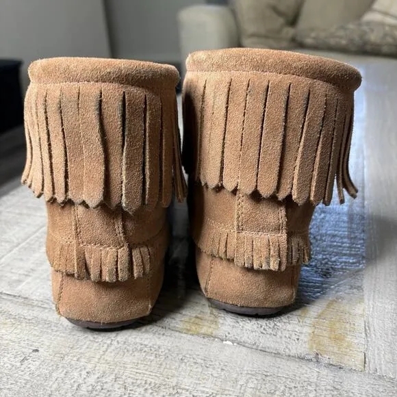Manitobah Mukluks Size 7 Boots Harvester Faux Fur Lined Beaded Suede Leather