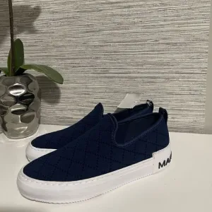 Marc Fisher | slip on sneakers