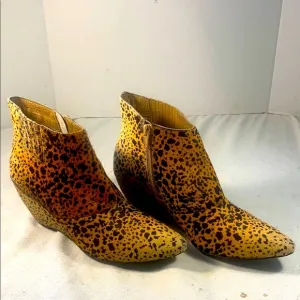 Matisse Women’s Teddy Ambre’ Leopard Print Fur Pointy Toe Zippered Ankle Boots