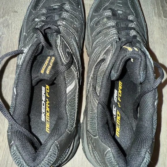 Men’s black skechers sneakers size 12