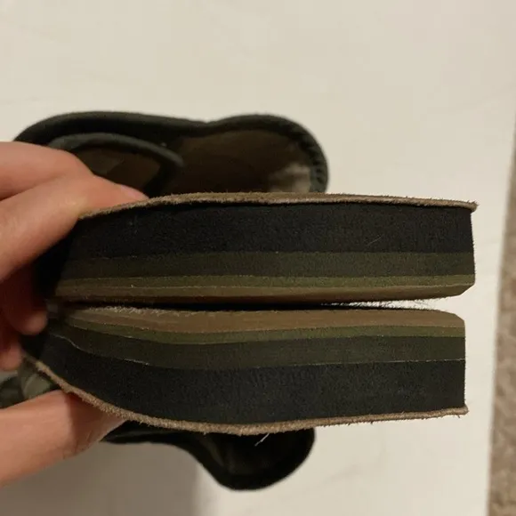 Mens Camo Sanuk slides size 9