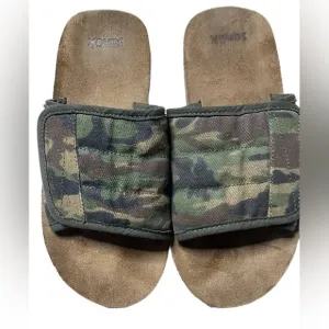 Mens Camo Sanuk slides size 9