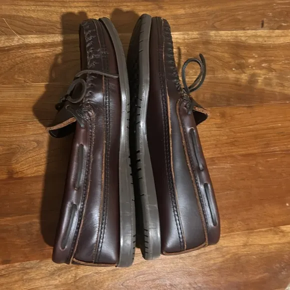 Men’s Minnetonka leather loafers. Size 9-1/2. These are new without box