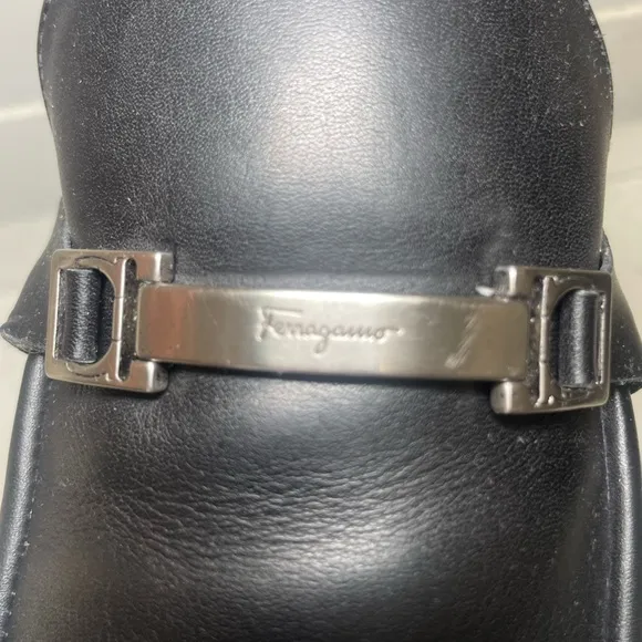 Men’s Salvatore Ferragamo black leather loafers sz9 made in italy