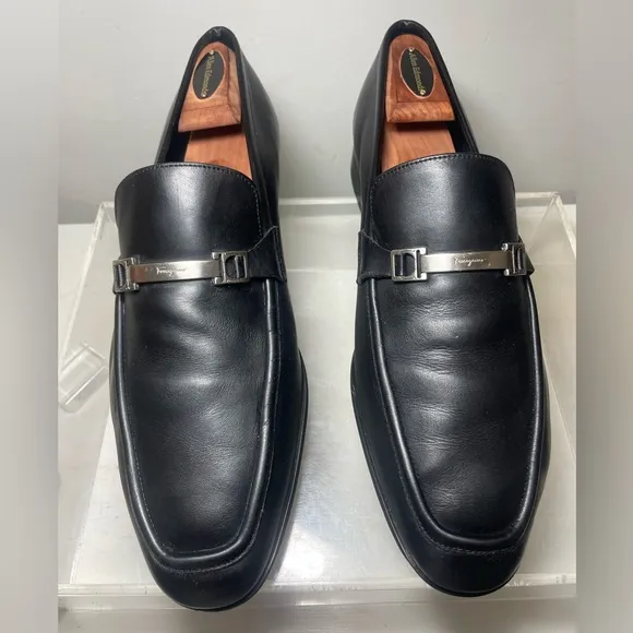Men’s Salvatore Ferragamo black leather loafers sz9 made in italy