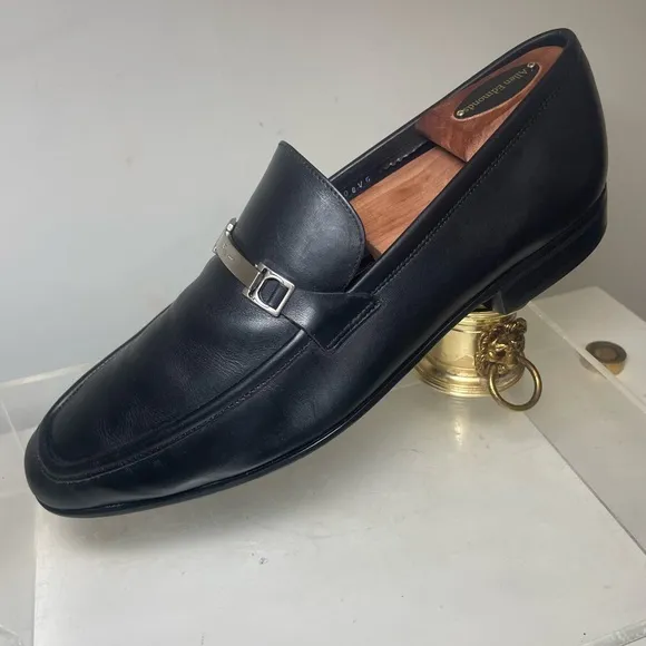 Men’s Salvatore Ferragamo black leather loafers sz9 made in italy