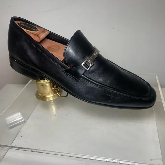 Men’s Salvatore Ferragamo black leather loafers sz9 made in italy