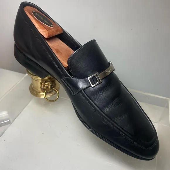 Men’s Salvatore Ferragamo black leather loafers sz9 made in italy