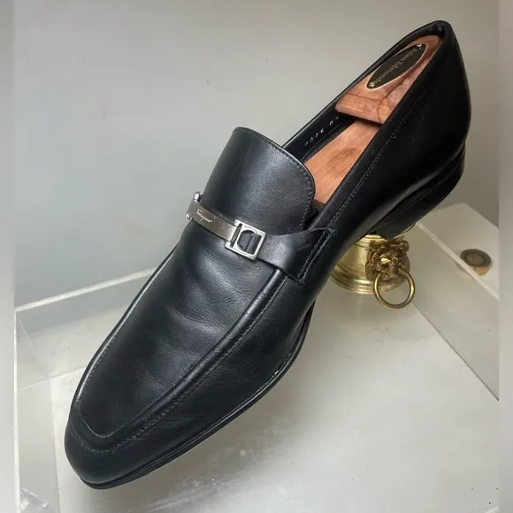 Men’s Salvatore Ferragamo black leather loafers sz9 made in italy