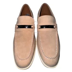 Mens  Size 9.5 Guess Tan Loafers Slip On Metal Buckle Accent &amp; Textured Sole