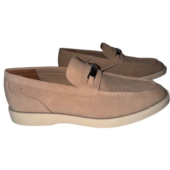 Mens  Size 9.5 Guess Tan Loafers Slip On Metal Buckle Accent &amp; Textured Sole