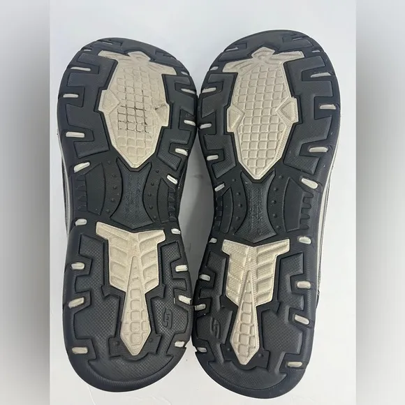 Men’s Skechers Avillo Black Relaxed Fit Memory Foam Slip On Sneakers Size 12M
