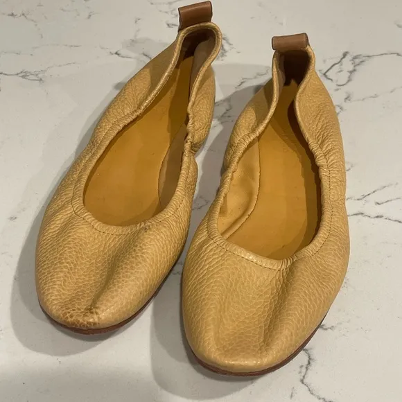 Mercedes Castillo Women's Tan Leather Ballet Flats US 6
