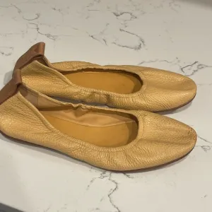 Mercedes Castillo Women's Tan Leather Ballet Flats US 6