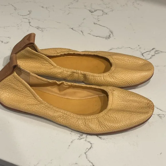 Mercedes Castillo Women's Tan Leather Ballet Flats US 6