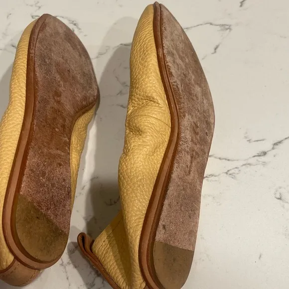 Mercedes Castillo Women's Tan Leather Ballet Flats US 6