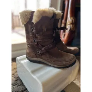 Merrell Waterproof Winter Boots Faux Fur Lined Lace Up Brown Woman's size 8
