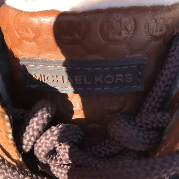 Michael kors beautiful duck boots with lining