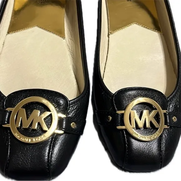 Michael Kors Black Leather Fulton Flats Gold SZ 9 1/2 M. Barely used