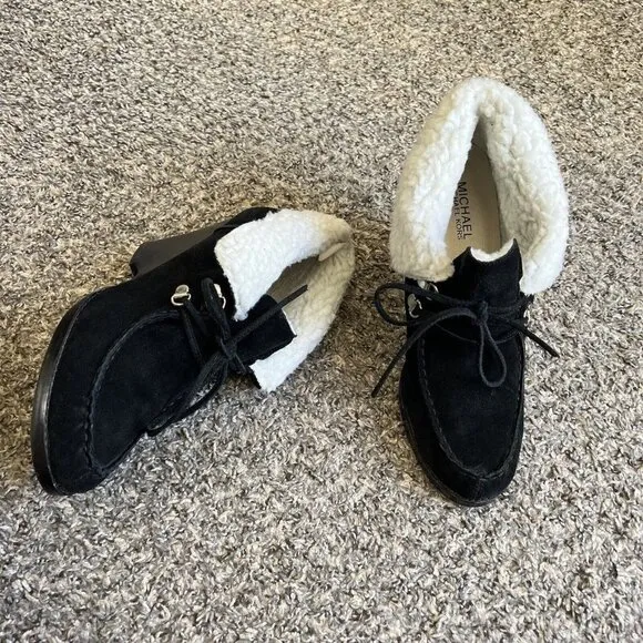 Michael Kors Black Suede Lace Up Wedge Ankle Boots Size 8.5 M Faux Fur Lined
