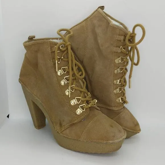 Michael Kors Designer Women's Pre-owned Leather Sherpa Lined Boots - sz. 10