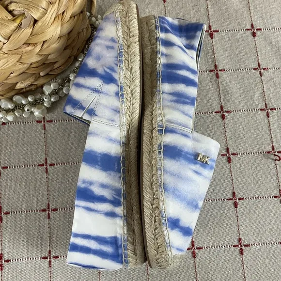 Michael Kors “Kendrick” Slip-On Blue White Tie Dye Espadrilles Women's Sz 6 Flat