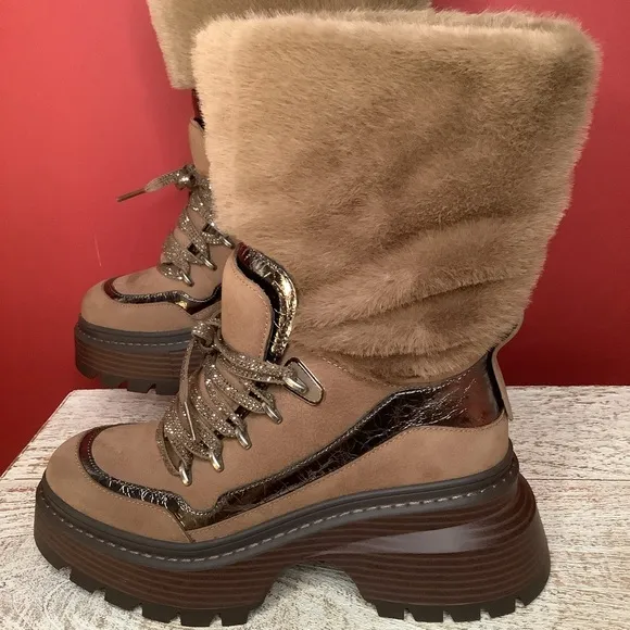 Michael Kors NWT 8.5Shiloh Driftwood Faux Fur Lined Winter Boots Water Resistant