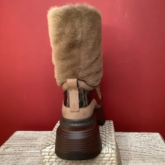 Michael Kors NWT 8.5Shiloh Driftwood Faux Fur Lined Winter Boots Water Resistant