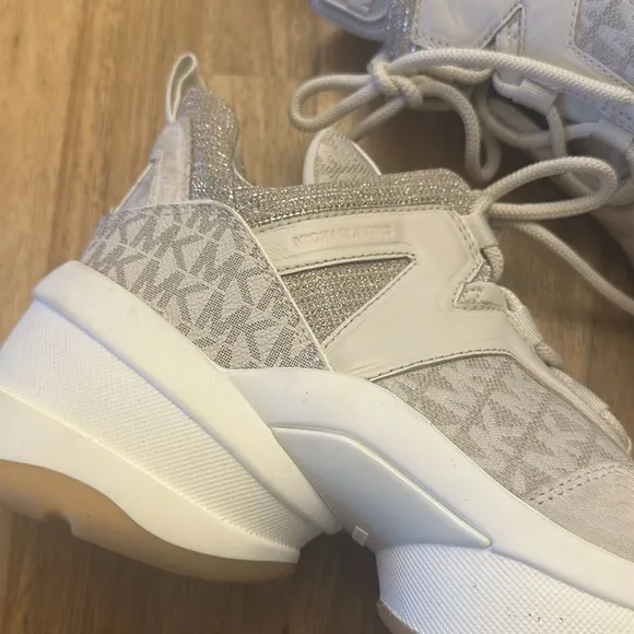 MICHAEL KORS OLYMPIA LOGO SNEAKERS