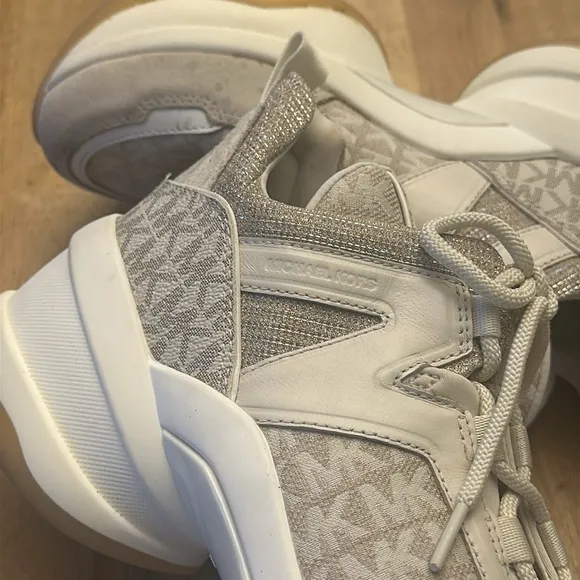 MICHAEL KORS OLYMPIA LOGO SNEAKERS