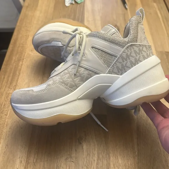 MICHAEL KORS OLYMPIA LOGO SNEAKERS