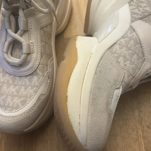 MICHAEL KORS OLYMPIA LOGO SNEAKERS
