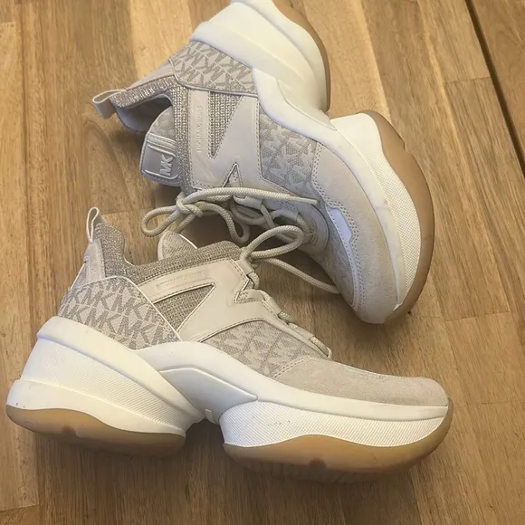 MICHAEL KORS OLYMPIA LOGO SNEAKERS