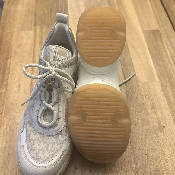 MICHAEL KORS OLYMPIA LOGO SNEAKERS
