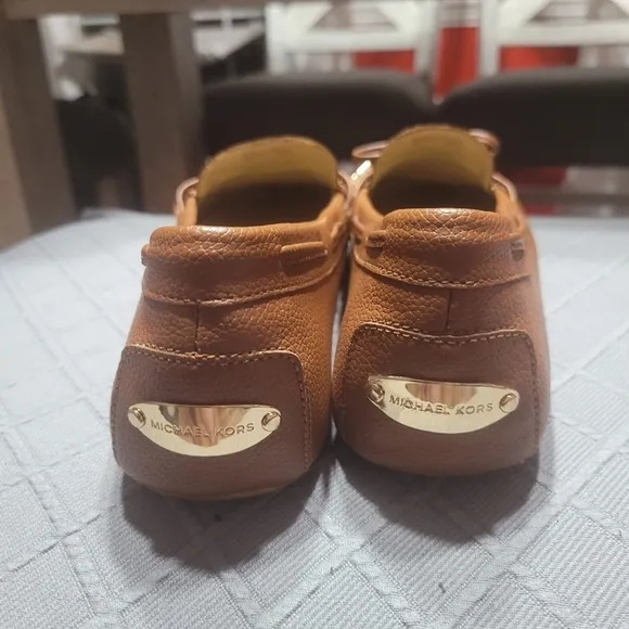 Michael Kors Sutton Mocassin Flat Loafers size 9 NEW NEW!! FIRM