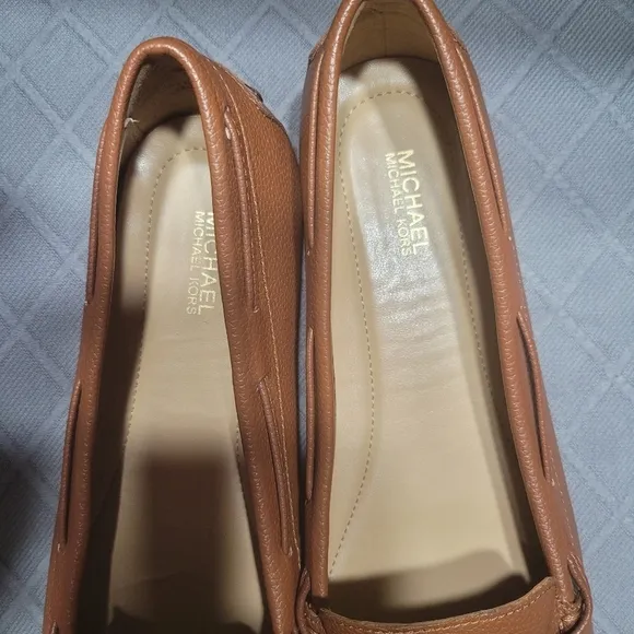 Michael Kors Sutton Mocassin Flat Loafers size 9 NEW NEW!! FIRM