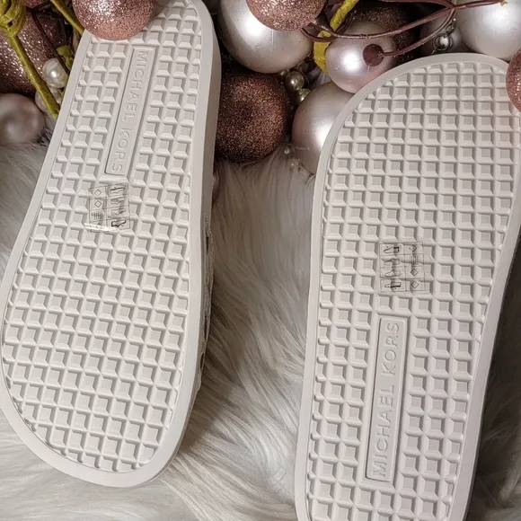 MICHAEL KORS WOMEN'S SLIDES Size8 Brand new