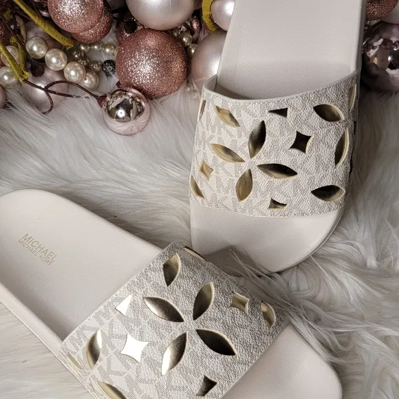 MICHAEL KORS WOMEN'S SLIDES Size8 Brand new