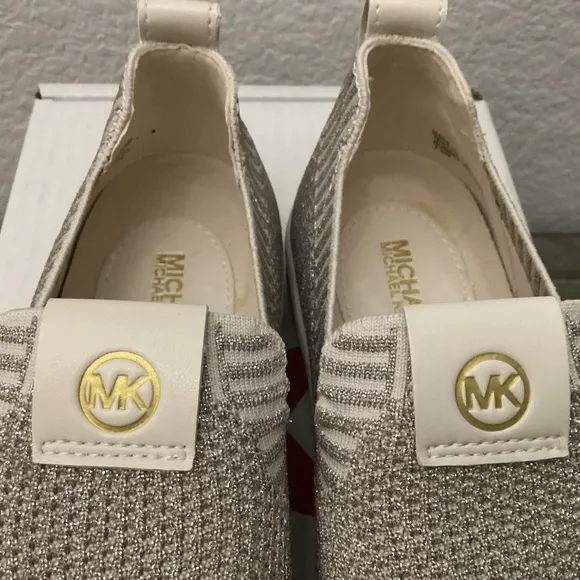 MICHAEL MICHAEL KORS Women's Juno Knit Slip-On Sneakers, size 7.5