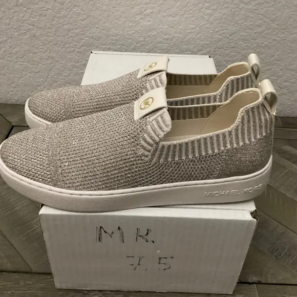 MICHAEL MICHAEL KORS Women's Juno Knit Slip-On Sneakers, size 7.5