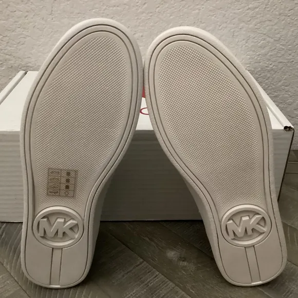 MICHAEL MICHAEL KORS Women's Juno Knit Slip-On Sneakers, size 7.5