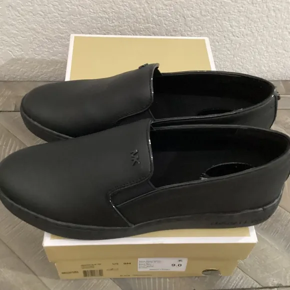 MICHAEL MICHAEL KORS Womens Keaton Slip-On Logo Sneakers