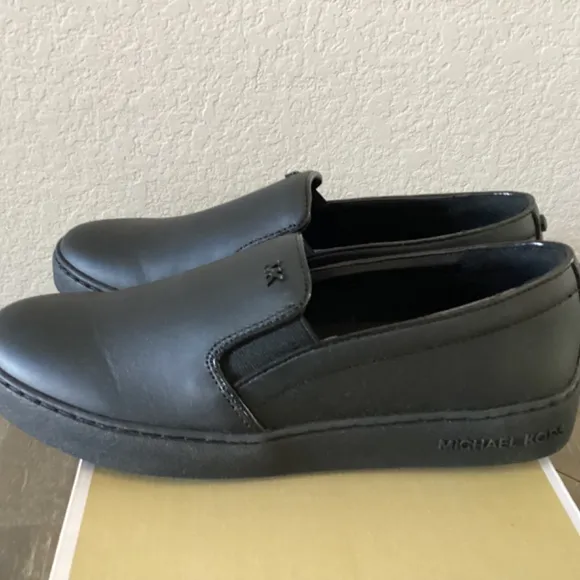 MICHAEL MICHAEL KORS Womens Keaton Slip-On Logo Sneakers